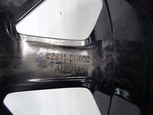 Laden Sie das Bild in den Galerie-Viewer, 1x Alufelge 15 Zoll 4.5&quot; 4x100 35ET 42611-0H050 Toyota Aygo Rim Wheel