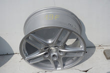 Laden Sie das Bild in den Galerie-Viewer, 1x Alufelge 19 Zoll 8.5&quot; 5x130 59ET Glanz Schwarz 7P5601025A Porsche Rim Wheel