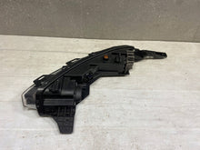 Load image into Gallery viewer, Frontscheinwerfer Hyundai Bayon 92207-Q0600 LED Links Scheinwerfer Headlight