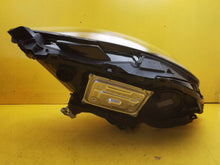 Laden Sie das Bild in den Galerie-Viewer, Frontscheinwerfer Mercedes-Benz Cla A1749062502 LED Links Scheinwerfer Headlight SCH5657550606gw