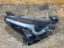 Load image into Gallery viewer, Frontscheinwerfer Mazda 2 Dj D09K-51030 Rechts Scheinwerfer Headlight SCH1541950422kw