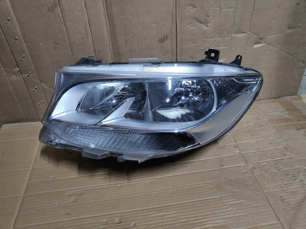 Frontscheinwerfer Mercedes-Benz Sprinter A9109060000 Links Headlight SCH9495633947on