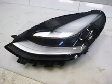 Laden Sie das Bild in den Galerie-Viewer, Frontscheinwerfer Tesla Model 3 1077375-50-B LED Links Scheinwerfer Headlight