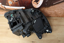 Laden Sie das Bild in den Galerie-Viewer, Frontscheinwerfer Mercedes-Benz W205 A2058200561 LED Links Headlight SCH9788176261xj