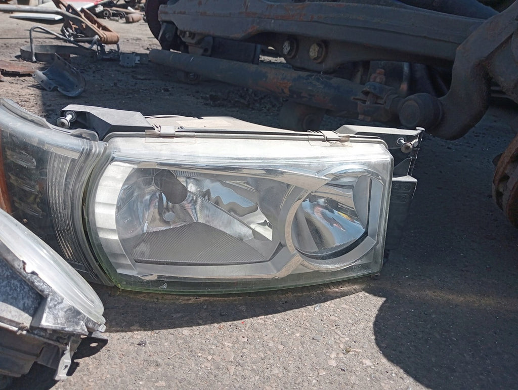 Frontscheinwerfer Volvo I 2416107 2416124 Ein Satz Scheinwerfer Headlight SCH2762530713mk