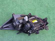 Laden Sie das Bild in den Galerie-Viewer, Frontscheinwerfer Toyota Auris 81110-02490 Xenon Rechts Scheinwerfer Headlight