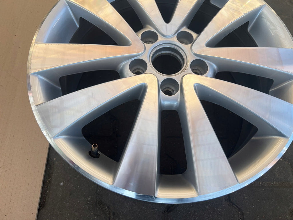 1x Alufelge 17 Zoll 7.0" 5x112 54ET Glanz Silber 5K0601025 VW Golf Rim Wheel FEL7745650575oc