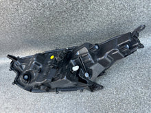 Laden Sie das Bild in den Galerie-Viewer, Frontscheinwerfer Toyota Yaris LED Rechts Scheinwerfer Headlight SCH1431600287wi