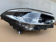 Load image into Gallery viewer, Frontscheinwerfer BMW G31 G30 8499121 8499122 LED Ein Satz Headlight SCH1727639782zy