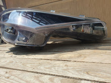 Laden Sie das Bild in den Galerie-Viewer, Frontscheinwerfer Hyundai Elantra VII 92101-AA LED Ein Stück (Rechts oder Links) SCH6619254864ph