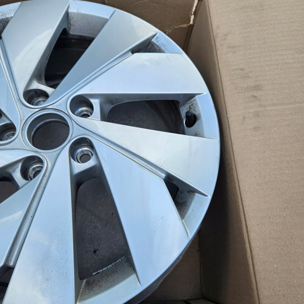1x Alufelge 17 Zoll 7.0" 5x112 46ET Glanz 5H0601025B VW Golf Viii Rim Wheel FEL9601089562gp