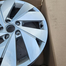 Load image into Gallery viewer, 1x Alufelge 17 Zoll 7.0" 5x112 46ET Glanz 5H0601025B VW Golf Viii Rim Wheel FEL9601089562gp