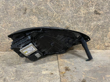 Load image into Gallery viewer, Frontscheinwerfer Porsche Macan 95b 95B941032CF Xenon Rechts Headlight SCH2241382044ki
