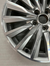 Laden Sie das Bild in den Galerie-Viewer, 1x Alufelge 18 Zoll 7.5" 5x112 51ET Glanz 8V0601025CD Audi A3 Rim Wheel FEL1587259356th