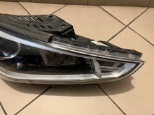 Laden Sie das Bild in den Galerie-Viewer, Frontscheinwerfer Hyundai I30 III 92102-G4020 Rechts Scheinwerfer Headlight