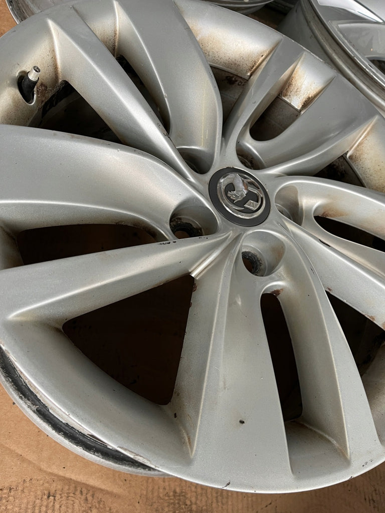 1x Alufelge 18 Zoll 8.0" 5x120 42ET Glanz Silber 0P065K2 Opel Insignia Rim Wheel FEL1670457097uv