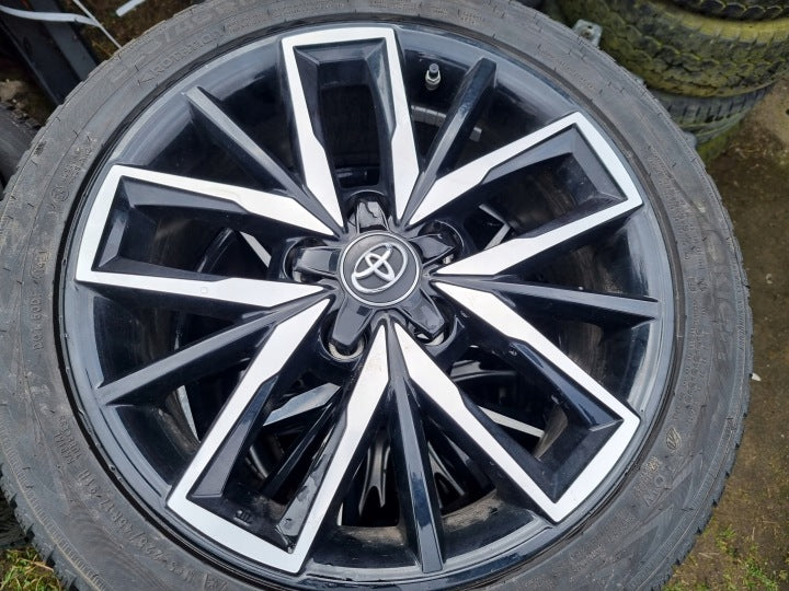1x Alufelge 17 Zoll 7.5" 5x114.3 40ET Glanz Schwarz PW457-02008 Toyota Corolla FEL1167857915iq