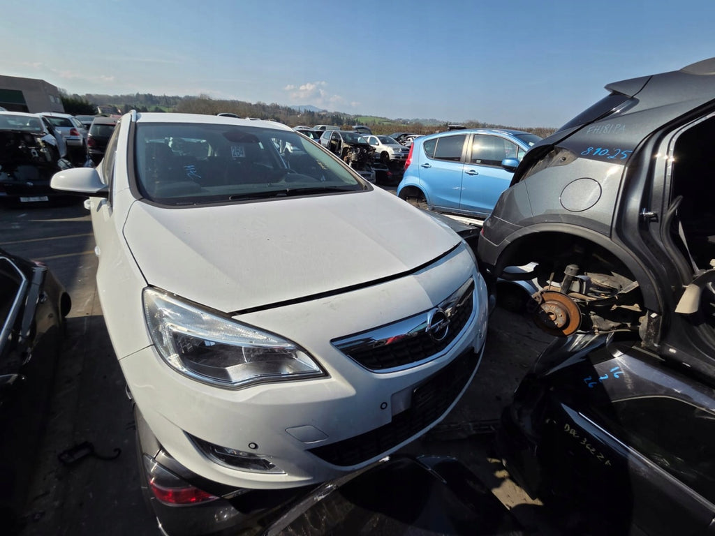 Frontscheinwerfer Opel Astra J Rechts Scheinwerfer Headlight SCH8422003308vr