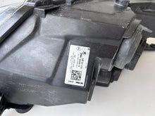Laden Sie das Bild in den Galerie-Viewer, Frontscheinwerfer Skoda Rapid 5JB941018 Rechts Scheinwerfer Headlight SCH8889784032rl