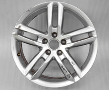 Load image into Gallery viewer, 1x Alufelge 18 Zoll 8.0&quot; 5x112 39ET Glanz Silber 4G0601025BL Audi A6 Rim Wheel