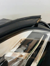 Laden Sie das Bild in den Galerie-Viewer, Frontscheinwerfer BMW F40 90177960 6311948281113 LED Links Headlight SCH2453077027me