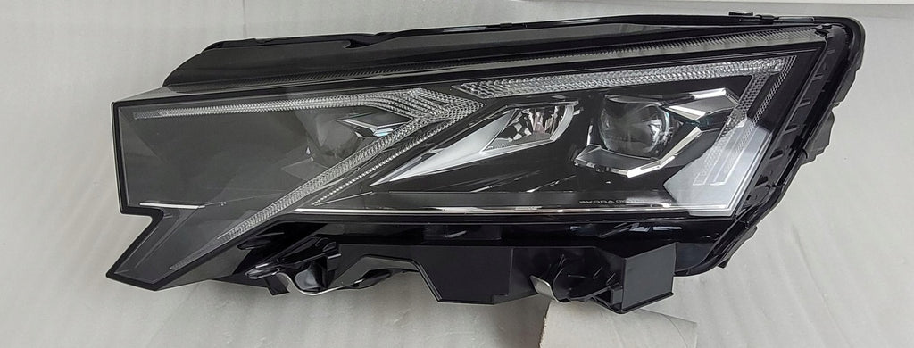 Frontscheinwerfer Skoda Octavia IV 5E4941035 Links Scheinwerfer Headlight SCH5151479323cs