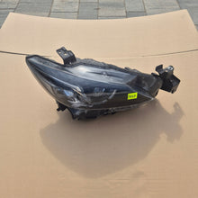 Load image into Gallery viewer, Frontscheinwerfer Mazda 6 Gj 1600PL Rechts Scheinwerfer Headlight SCH7467651531ff