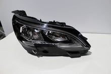 Laden Sie das Bild in den Galerie-Viewer, Frontscheinwerfer Peugeot 5008 I 9810478080 Rechts Scheinwerfer Headlight SCH3659646409an