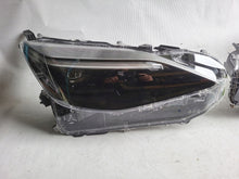 Laden Sie das Bild in den Galerie-Viewer, Frontscheinwerfer Toyota Yaris Cross BI-OD-312 LED Ein Satz Headlight SCH8888778555eu