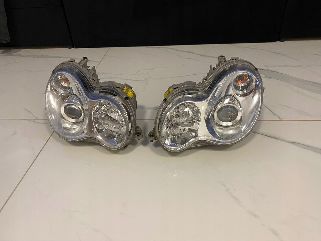 Frontscheinwerfer Mercedes-Benz W203 030116627715 A2038203559 Xenon Vorderseite SCH6272138705uz