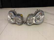 Laden Sie das Bild in den Galerie-Viewer, Frontscheinwerfer Mercedes-Benz W203 030116627715 A2038203559 Xenon Vorderseite SCH6272138705uz