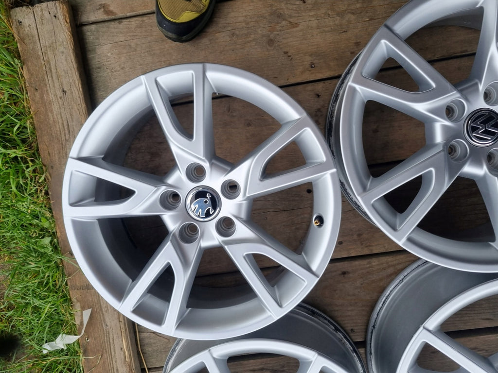 4x Alufelge 17 Zoll 6.5" 5x112 33ET Glanz 8U0071497 Audi Super Rim Wheel FEL1475345541kc
