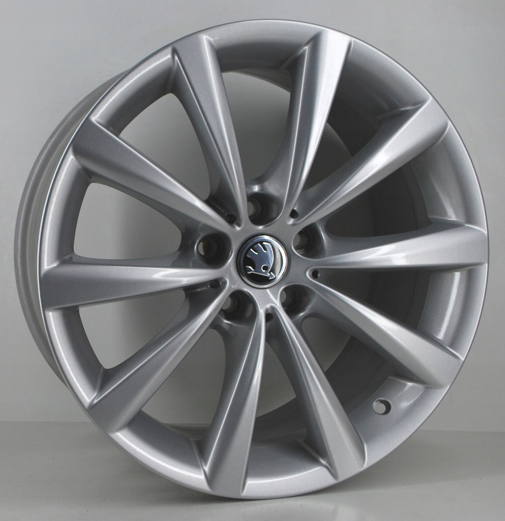 4x Alufelge 18 Zoll 8.0" 5x112 30ET Glanz Silber 6867338 BMW 4 Rim Wheel FEL9433014355na