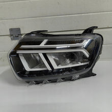 Load image into Gallery viewer, Frontscheinwerfer Dacia Duster 2600602465R LED Links Scheinwerfer Headlight