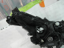 Laden Sie das Bild in den Galerie-Viewer, Frontscheinwerfer Toyota Corolla 81150-02S70 LED Ein Stück (Rechts oder Links)