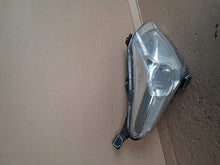 Laden Sie das Bild in den Galerie-Viewer, Frontscheinwerfer Toyota Urban Rechts Scheinwerfer Headlight SCH2249109937dh