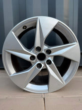 Laden Sie das Bild in den Galerie-Viewer, 1x Alufelge 17 Zoll 8.0" 5x112 46ET Glanz Silber 8Y0601025A Audi Rim Wheel FEL4292725189sl