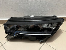 Laden Sie das Bild in den Galerie-Viewer, Frontscheinwerfer Skoda Octavia IV 5E4941009 Full LED Links Headlight SCH9746489468xg
