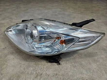 Laden Sie das Bild in den Galerie-Viewer, Frontscheinwerfer Mazda 5 I C29151040 Ein Stück (Rechts oder Links) Headlight