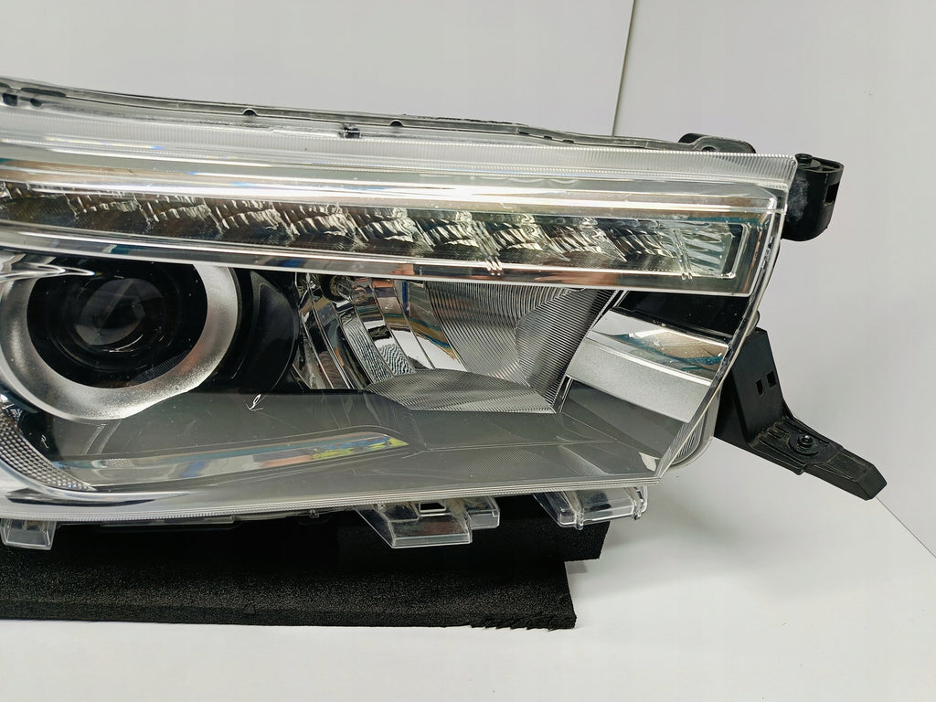 Frontscheinwerfer Toyota Hilux VIII 0K-56 2015-N1 LED Rechts Headlight SCH2909030286ns