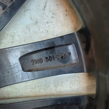 Laden Sie das Bild in den Galerie-Viewer, 1x Alufelge 18 Zoll 7.5&quot; 5x112 7N0601025F VW Rim Wheel