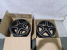 Laden Sie das Bild in den Galerie-Viewer, 1x Alufelge 19 Zoll 7.5" 5x112 53ET Glanz Schwarz A2474011500 Mercedes-Benz W247 FEL5404568948wf