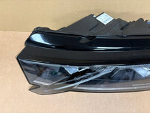Laden Sie das Bild in den Galerie-Viewer, Frontscheinwerfer Skoda Octavia IV 5E4941035 Full LED Links Headlight SCH3207983511fp