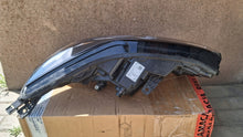 Laden Sie das Bild in den Galerie-Viewer, Frontscheinwerfer Renault Captur II 260107674R 260606466R Full LED Ein Satz SCH6683205427sx