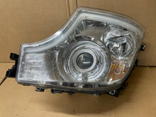 Laden Sie das Bild in den Galerie-Viewer, Frontscheinwerfer Mercedes-Benz A9618205239 Links Scheinwerfer Headlight SCH7314187691pm