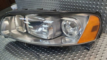 Laden Sie das Bild in den Galerie-Viewer, Frontscheinwerfer Volvo Xc70 V70 II 30698835 Links Scheinwerfer Headlight