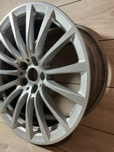 Load image into Gallery viewer, 1x Alufelge 18 Zoll 8.0" 5x112 6861224 BMW 5 G31 G30 Rim Wheel FEL7577919480wr