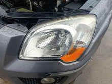 Laden Sie das Bild in den Galerie-Viewer, Frontscheinwerfer Kia Sportage II Links Scheinwerfer Headlight SCH2618655837xk