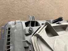 Laden Sie das Bild in den Galerie-Viewer, Frontscheinwerfer Mercedes-Benz W124 1248208659 Rechts Scheinwerfer Headlight