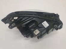 Laden Sie das Bild in den Galerie-Viewer, Frontscheinwerfer Mercedes-Benz W246 A2469066901 LED Links Headlight